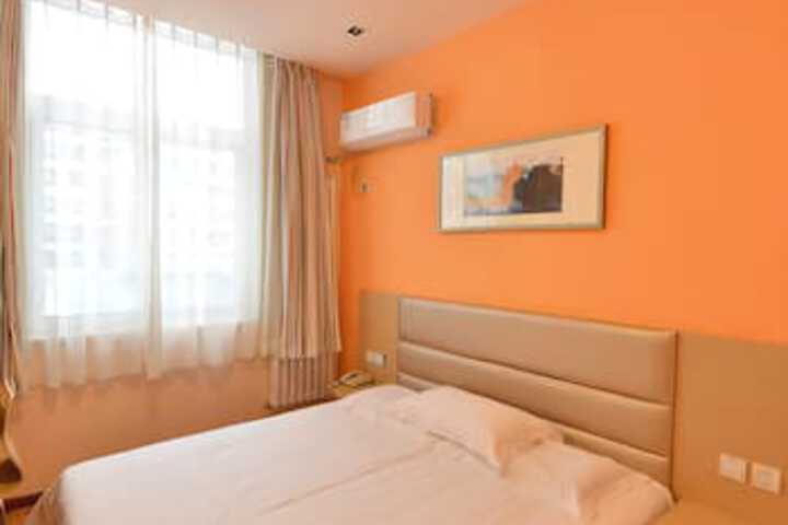 Room 3 of 7