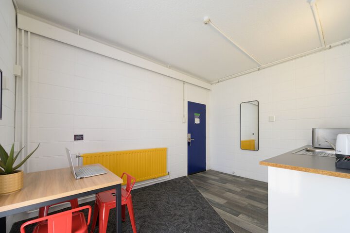 Room 95 of 165