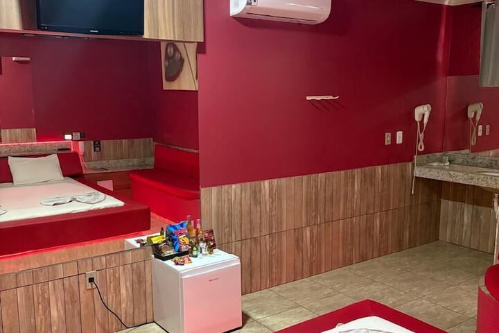 Room 6 of 15