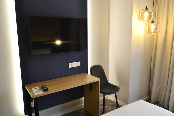 Room 16 of 33