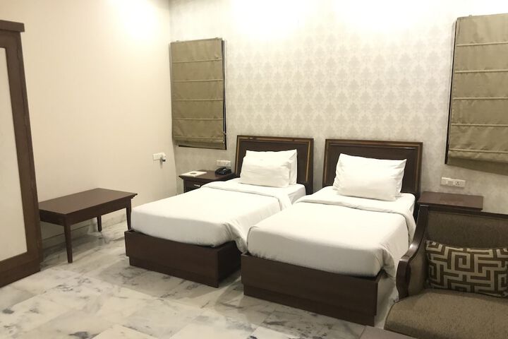 Room 74 of 288