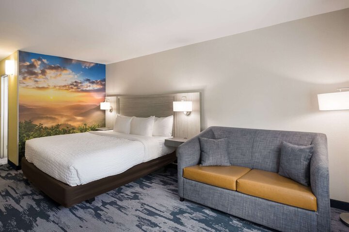 1 King Bed (7 of 12)