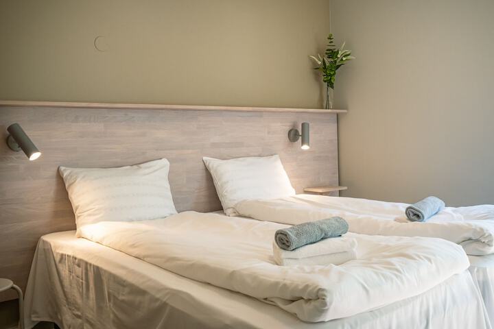 Room 2 of 6