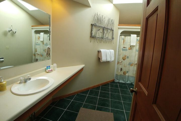 Room 45 of 128