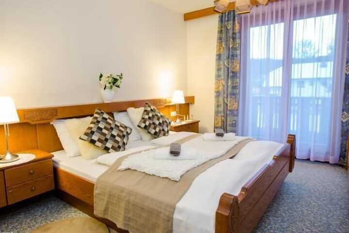 Room 2 of 8