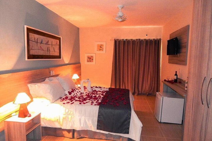 Room 8 of 118
