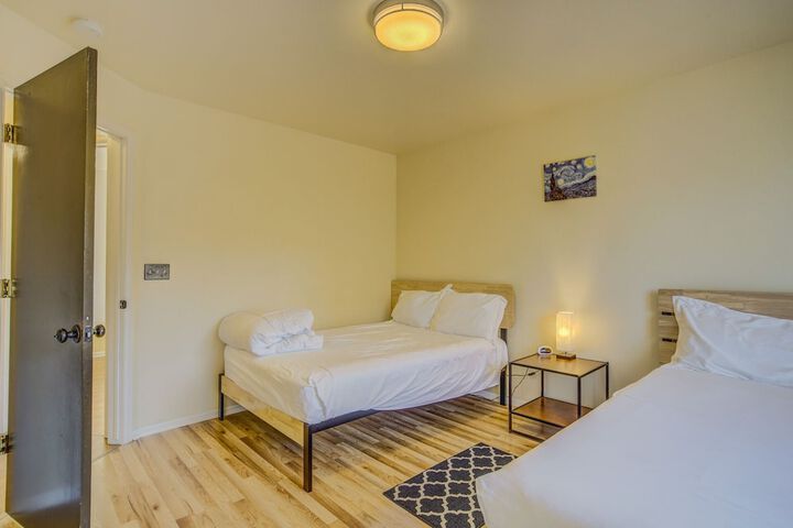 Room 5 of 33