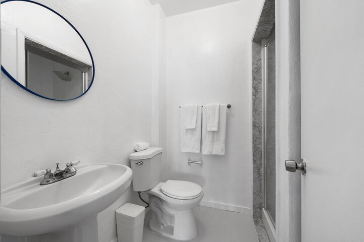 Room 108 of 136