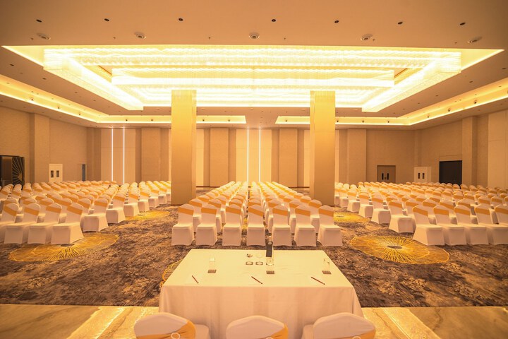 Ballroom/Hall 56 of 70