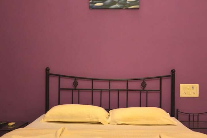 Room 6 of 13