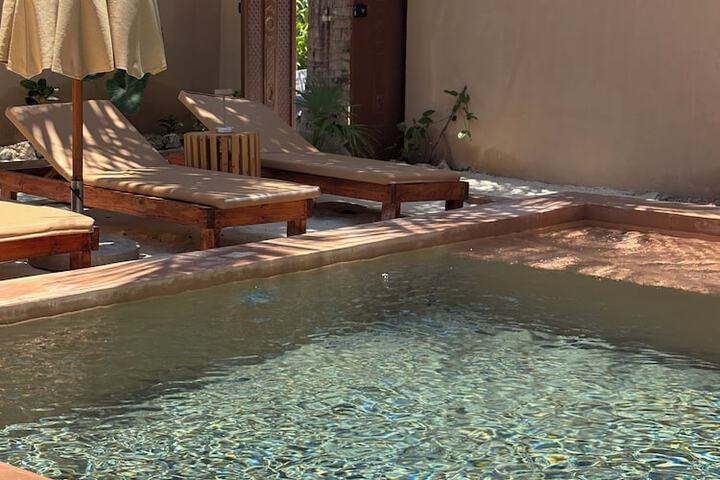 Pool 37 of 51