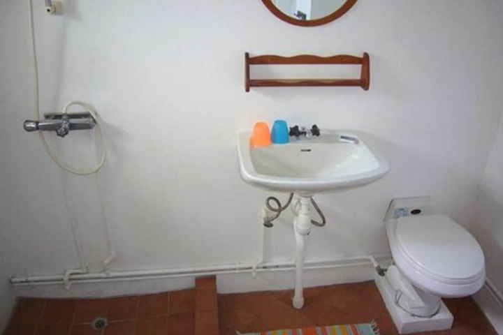 Room 103 of 170