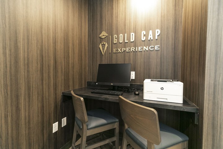 Business Center 79 of 92