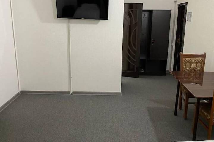 Room 4 of 25