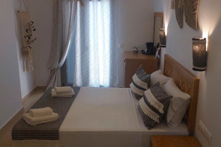 Room 13 of 38