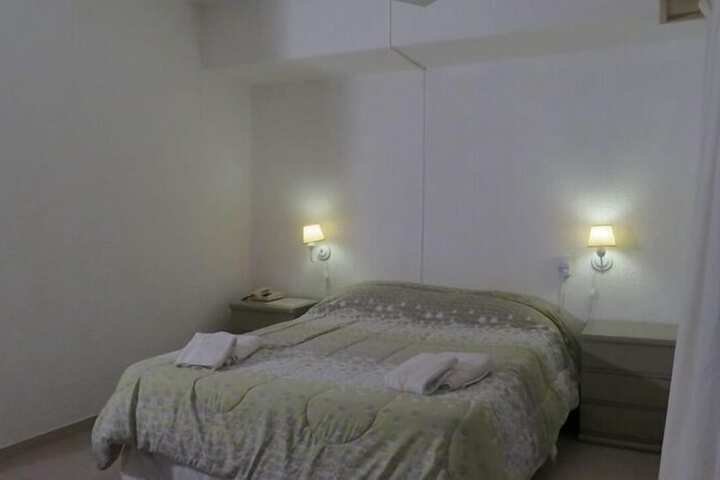 Room 8 of 27