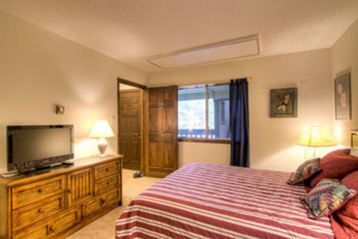 Room 6 of 13