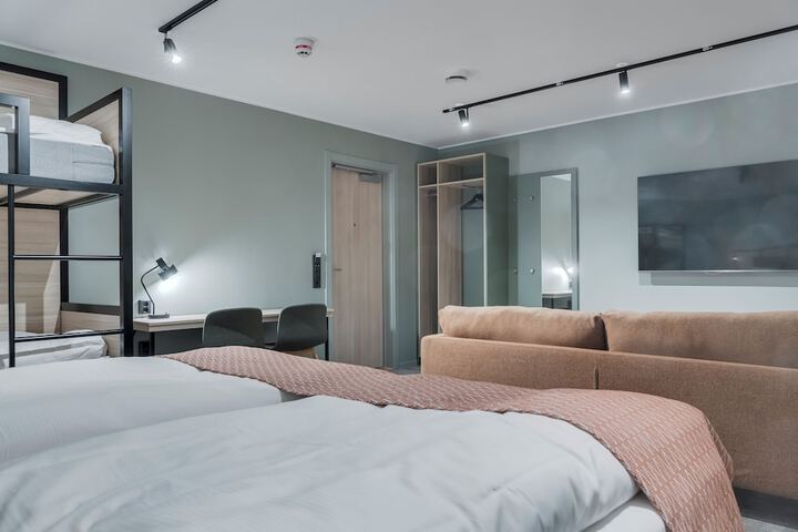 Room 26 of 42