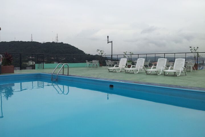 Hotel Pool