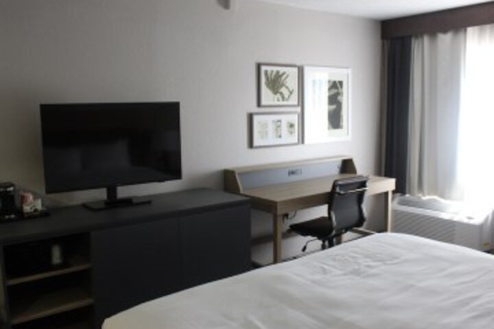 Room 11 of 36