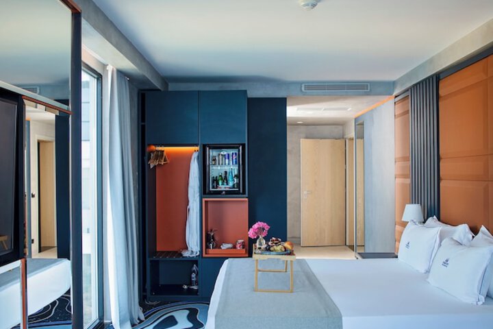 Room 14 of 67