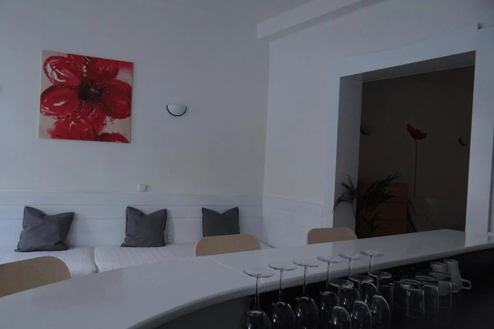 Room 5 of 17