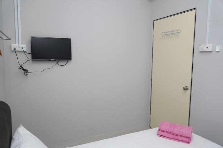 Room 7 of 30