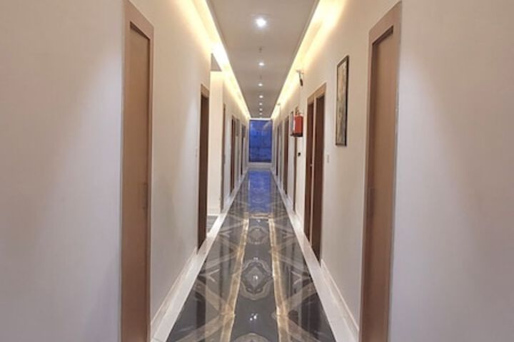 Room 18 of 33