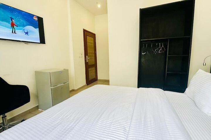 Room 10 of 56