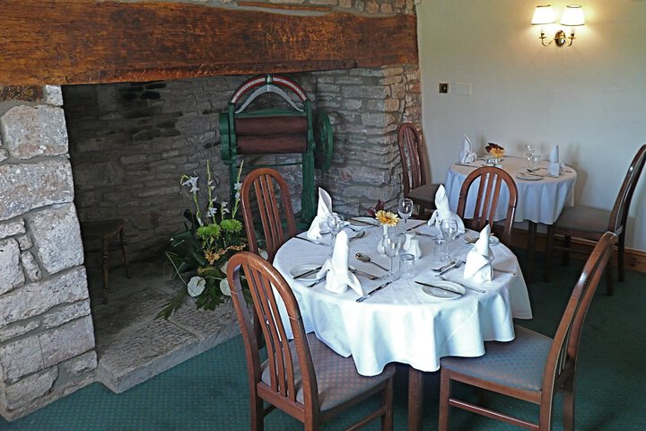 Dining 20 of 40