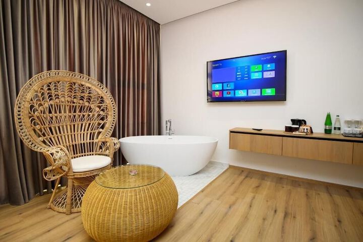 Room 44 of 118