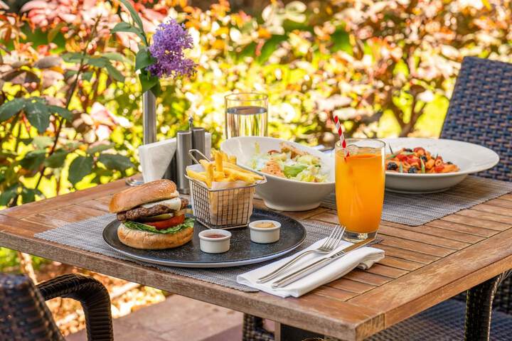 Dining Photos