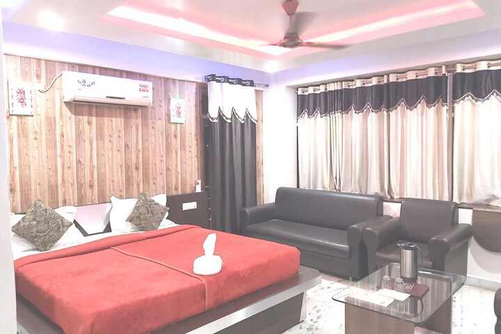 Room 12 of 30