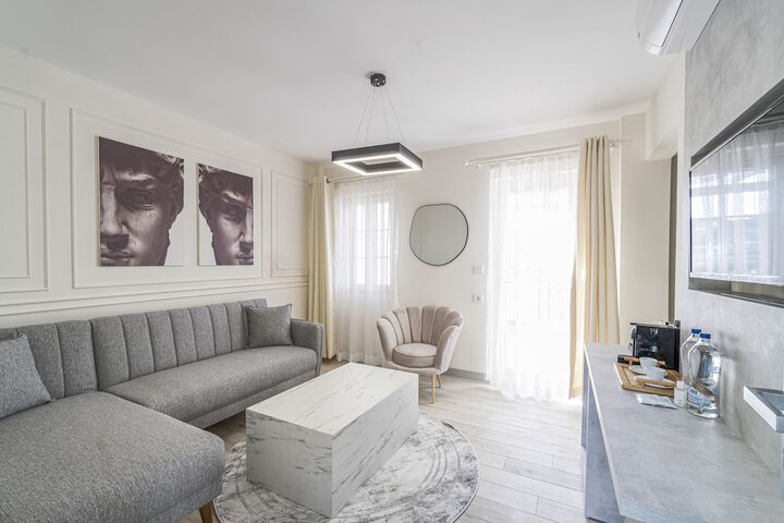 Room 43 of 150