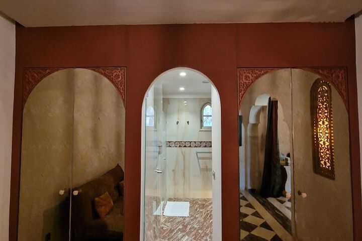 Room 16 of 99