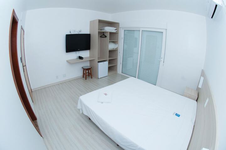 Room 6 of 38