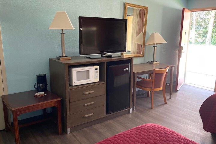 2 Double Beds (2 of 14)