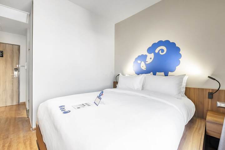 Room 20 of 66