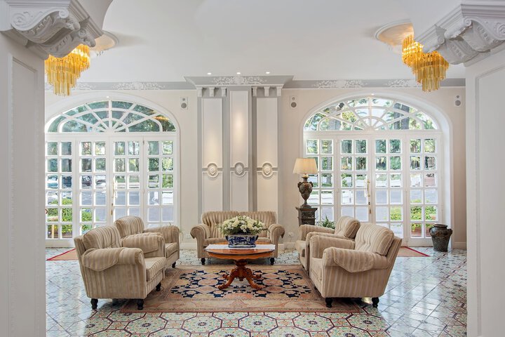 Guest Lobby