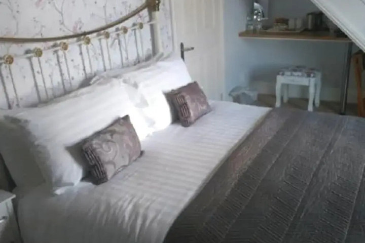 Room 3 of 14