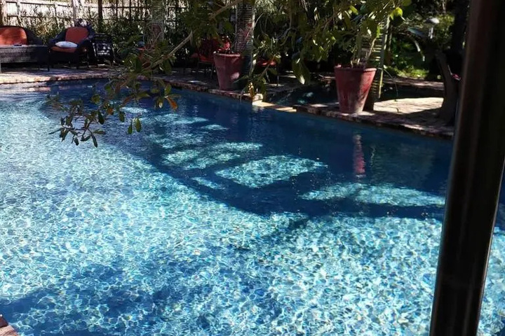Pool 5 of 7