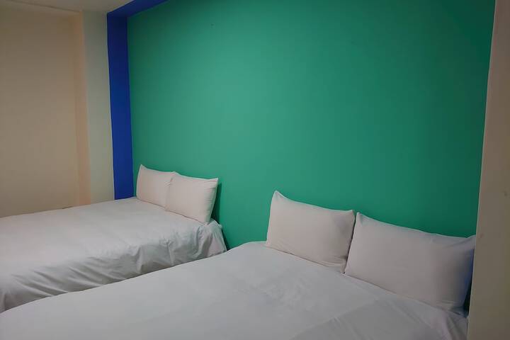Room 4 of 46