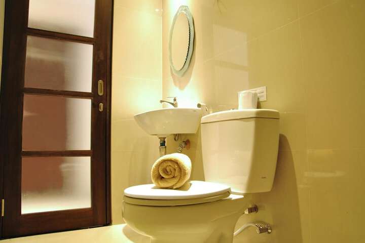 Room 12 of 23
