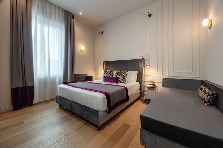 Room 9 of 31