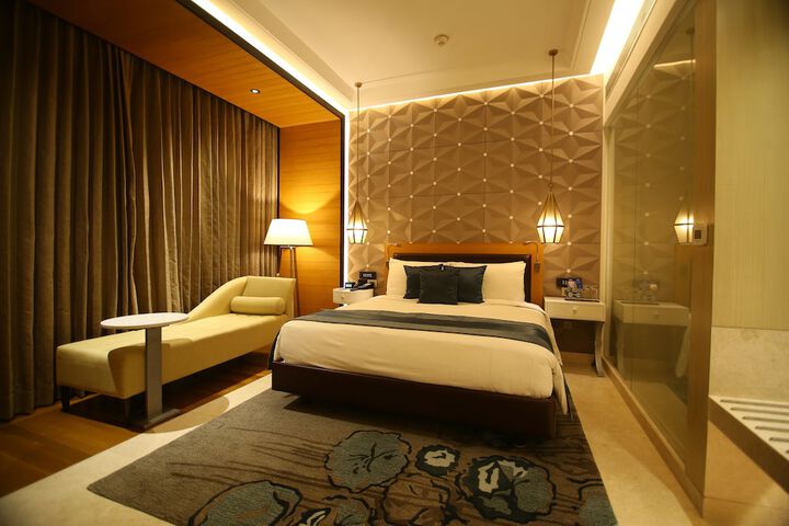 Room 5 of 61