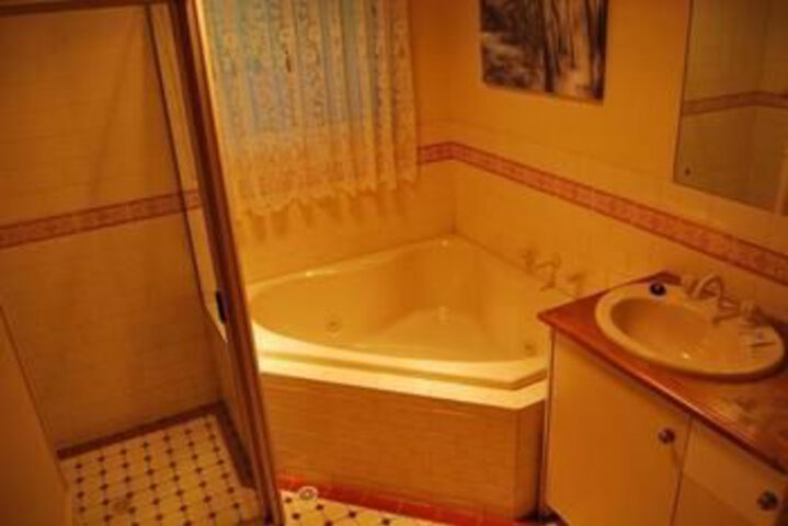 Room 5 of 23