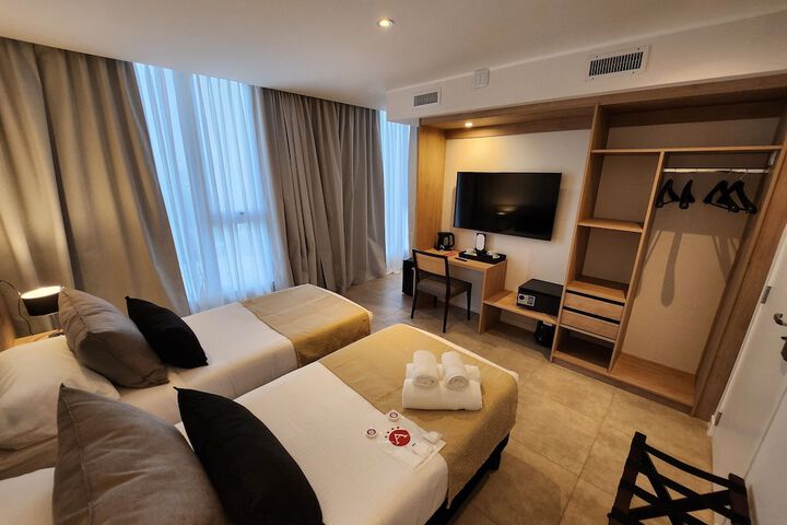Room 22 of 42