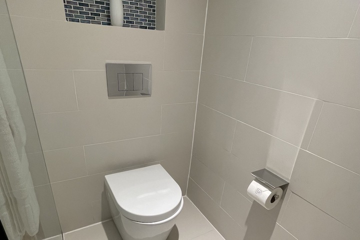 Room 44 of 100