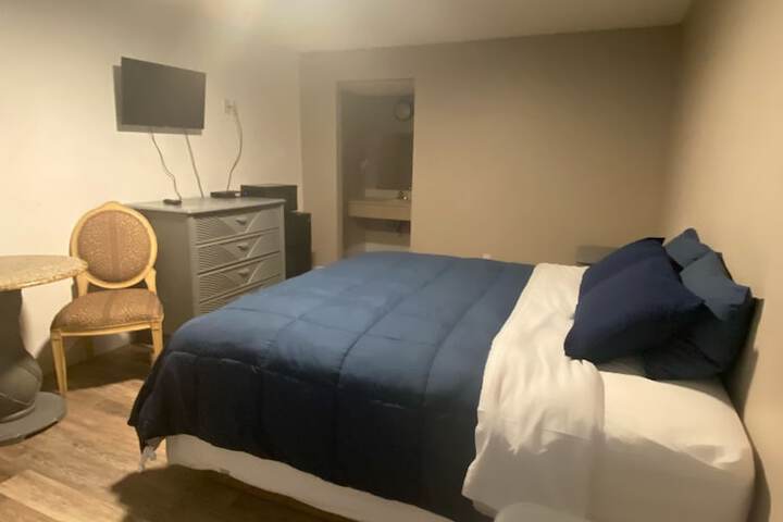 Room 2 of 12