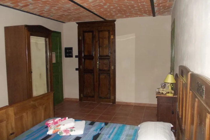 Room 4 of 26